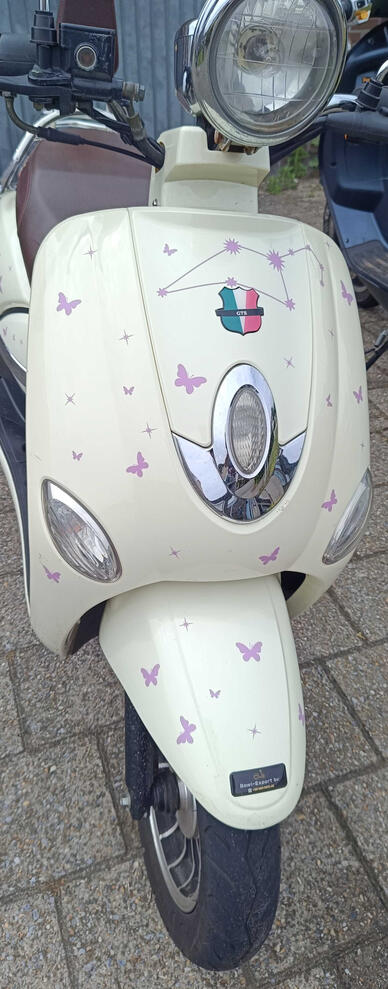 moped front moped front