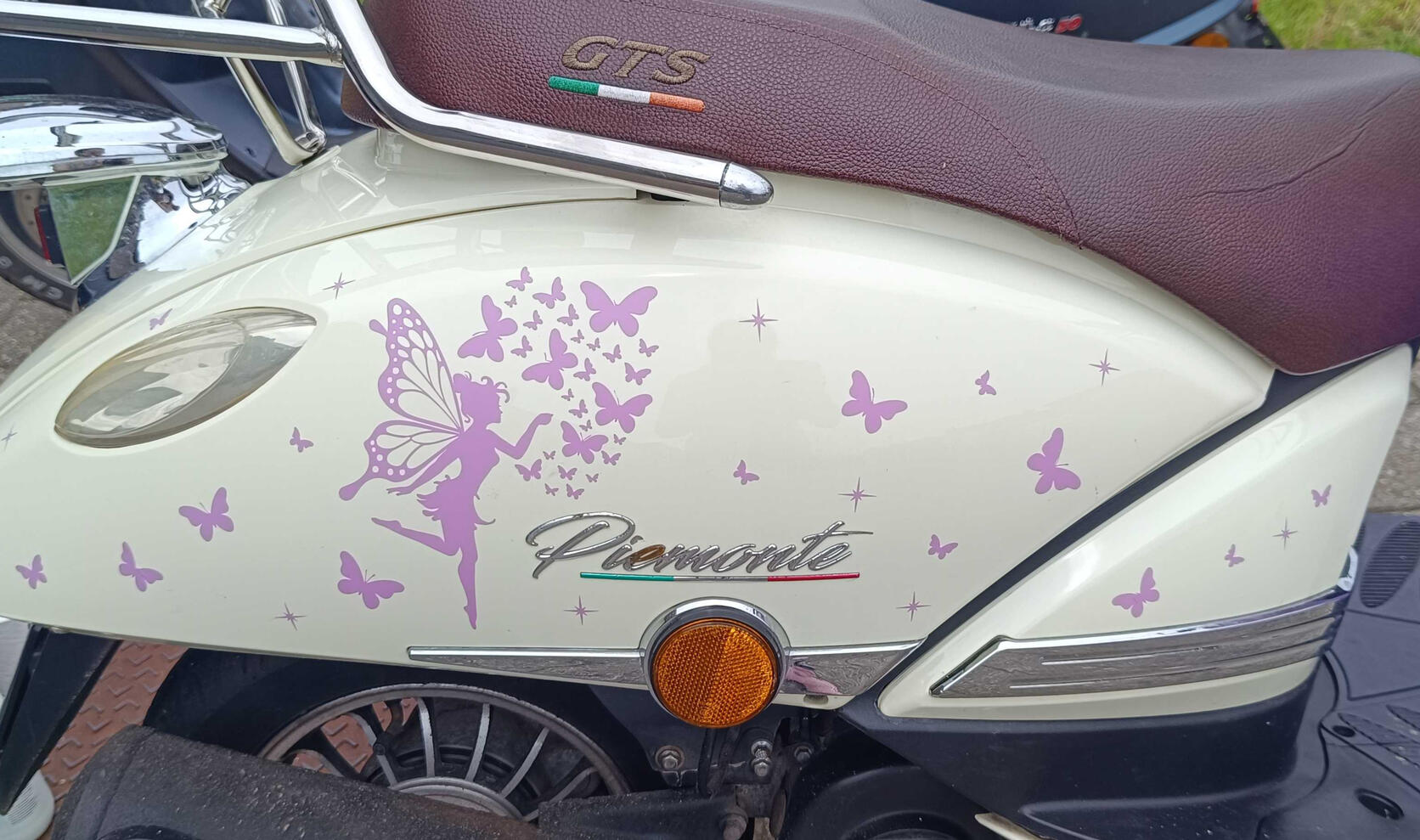 moped side moped side